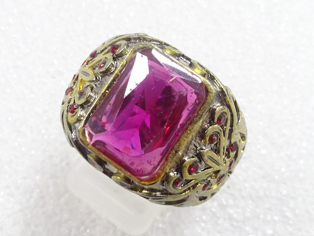 JAPANESE KIMONO / ANTIQUE COLORED STONE RING (SIZE 28)
